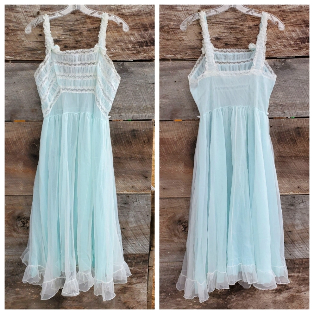 1950s Seamprufe Vintage Blue White Night Gown